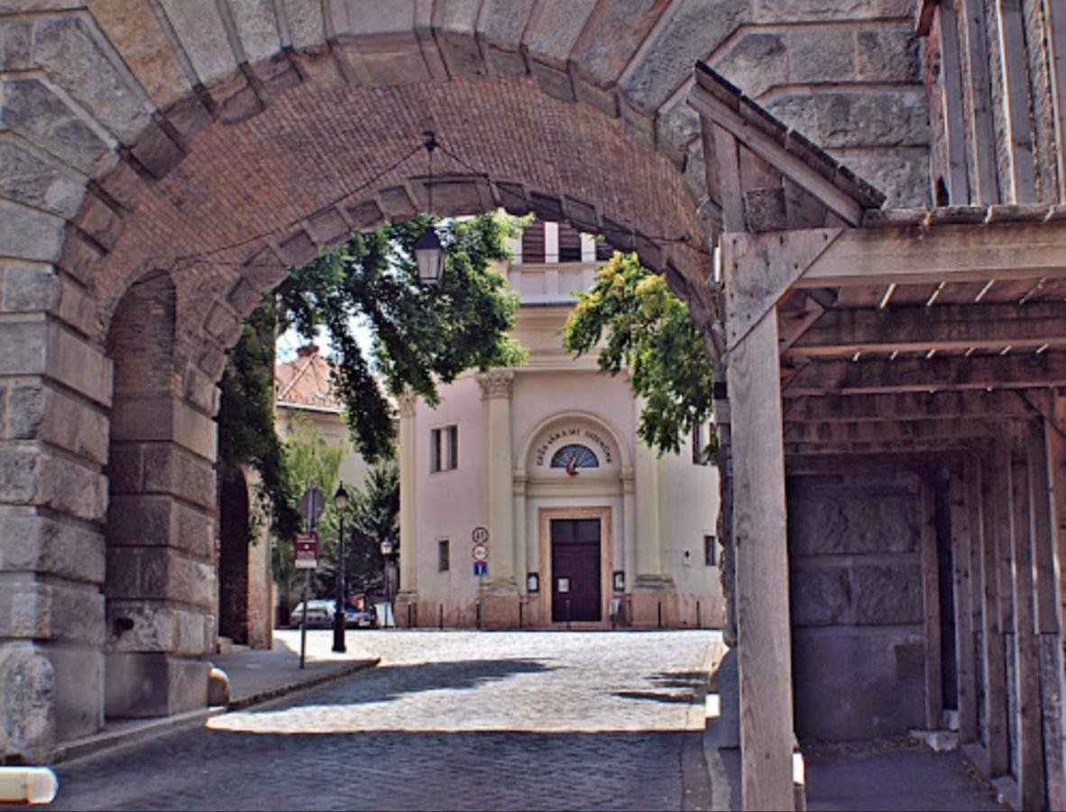 Budasmile Appartment At Buda Castle - Aircon & Free Parking Budapest Extérieur photo